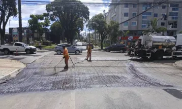 Obras no Xaxim e Boqueirão causam bloqueios e exigem atenção de motoristas em Curitiba