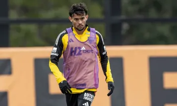 Atlético-MG prepara saída de Scarpa e limita uso do meia no Brasileirão