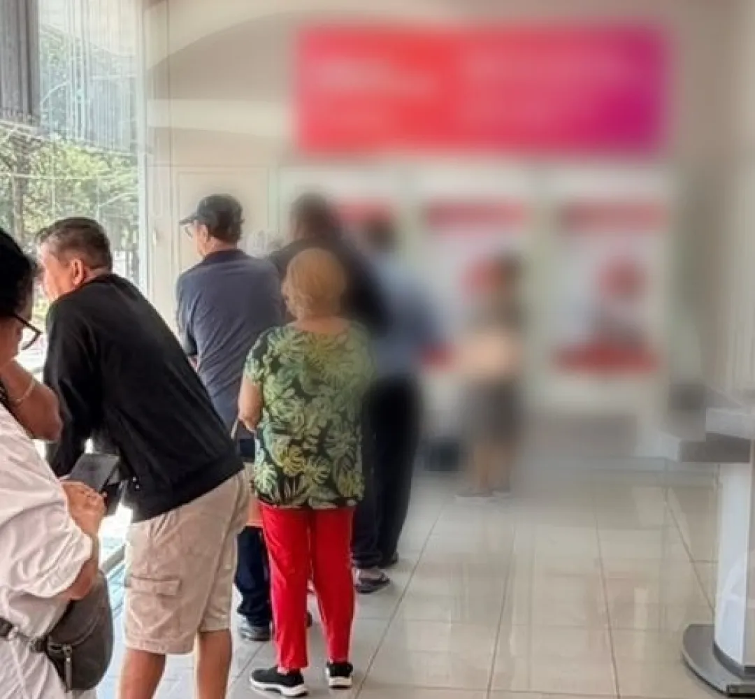 Procon notifica banco em Cascavel