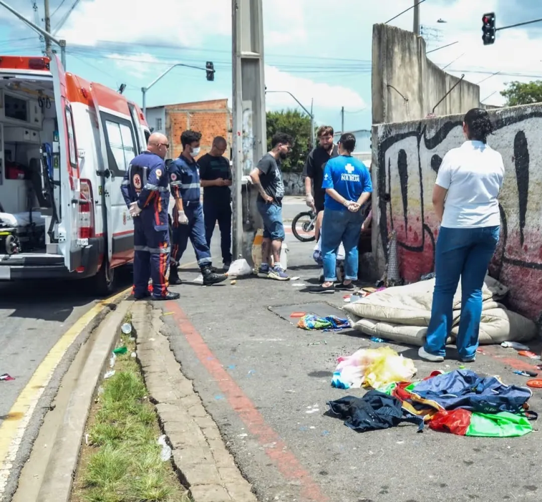 PESSOAS RUA