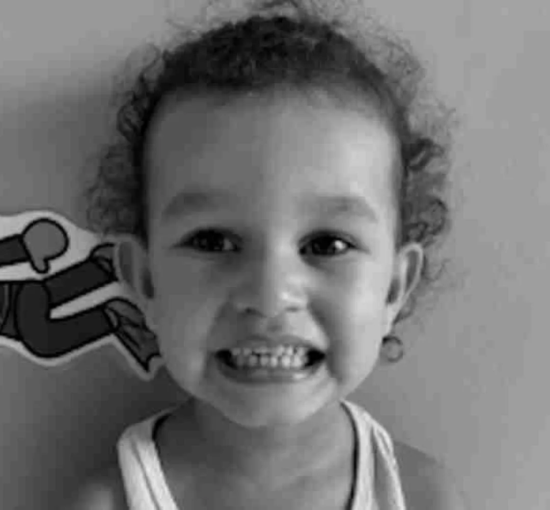 Criança morre após queda de tanque