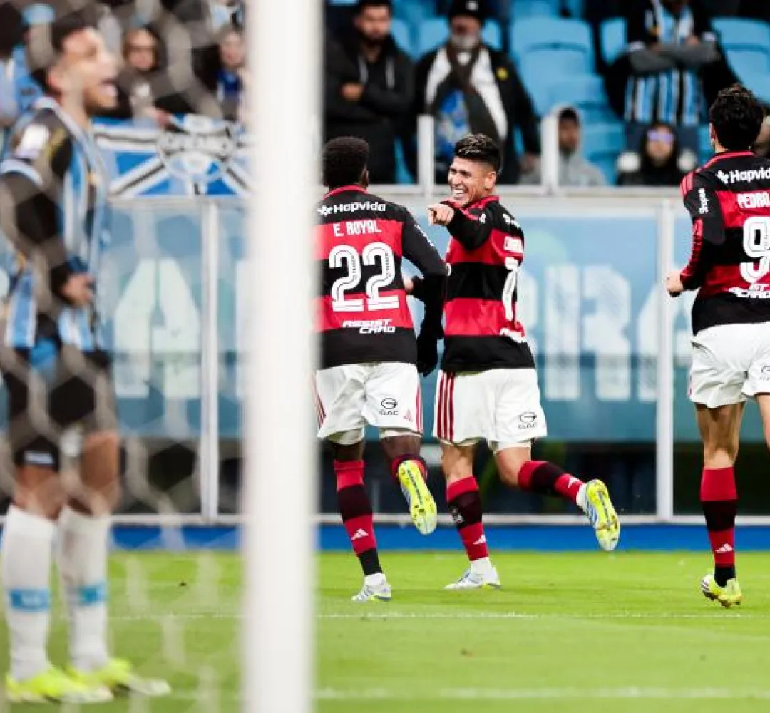 O Flamengo empurrou o Grêmio para o Z-4