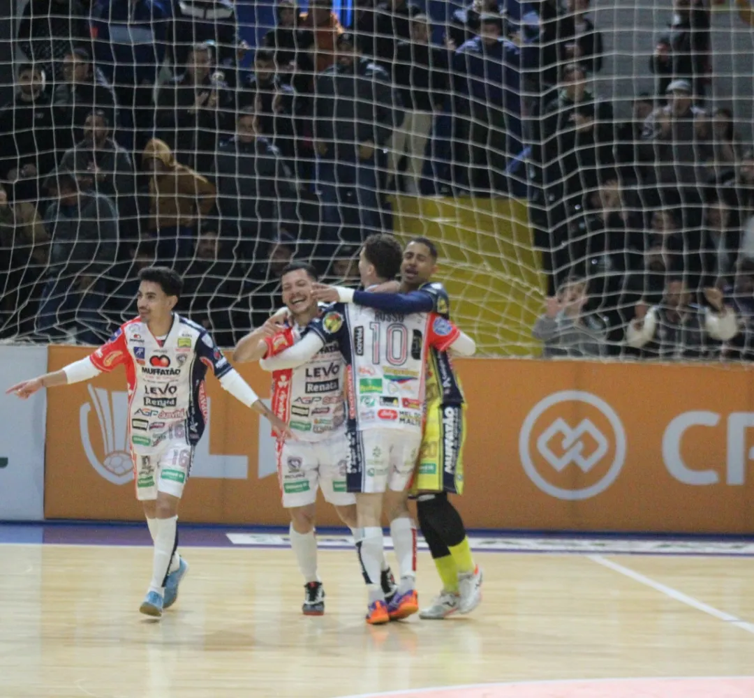 O Cascavel Futsal venceu a primeira na LNF