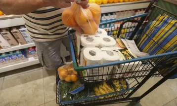 Inflação desacelera em abril, mas alimentos e gasolina seguem pressionando bolso do brasileiro