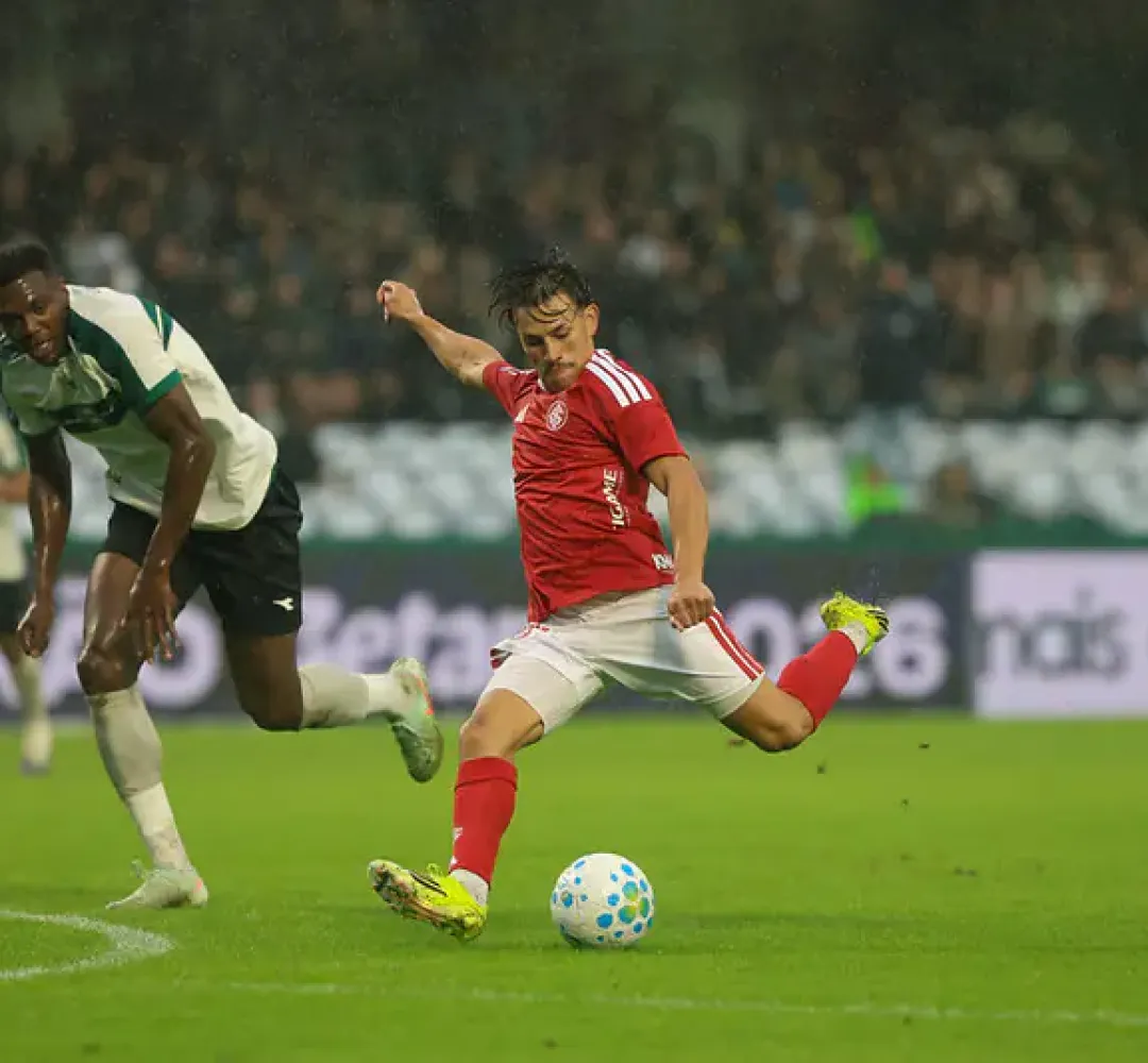 O Internacional jogou com o Coritiba