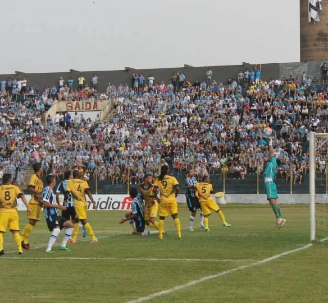 O Cascavel enfrentou o Grêmio em 2015