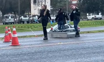 Motorista morre atropelado após sair de carro acidentado na BR-277 em Cascavel