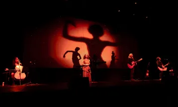 Oswaldo Montenegro traz turnê de 70 anos e 'A Dança dos Signos' ao Guairão