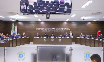 Câmara de Cascavel aprova projetos sociais, calendário oficial e moção sobre armas em sessão desta segunda