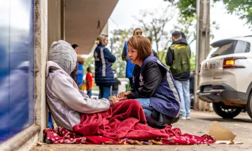 Saiba como acionar o resgate social para pessoas em situação de rua em Foz do Iguaçu