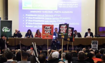 Câmara retoma votação da PEC que extingue escala 6x1 após pedido de vista