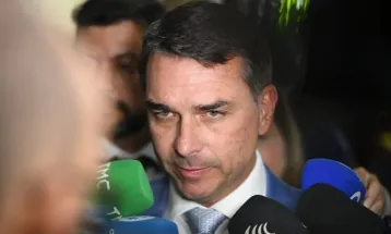 Flávio Bolsonaro cancela participação na inauguração da "Casa Bolsonaro"