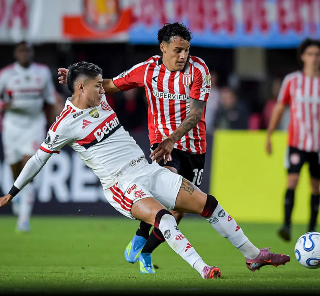 O Flamengo enfrenta o Estudiantes