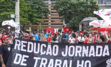 Senador cita exemplo da Vale e defende redução de jornada trabalhista
