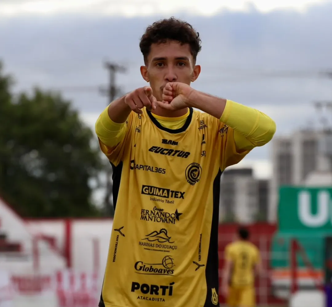 Zé Carlos marcou três gols