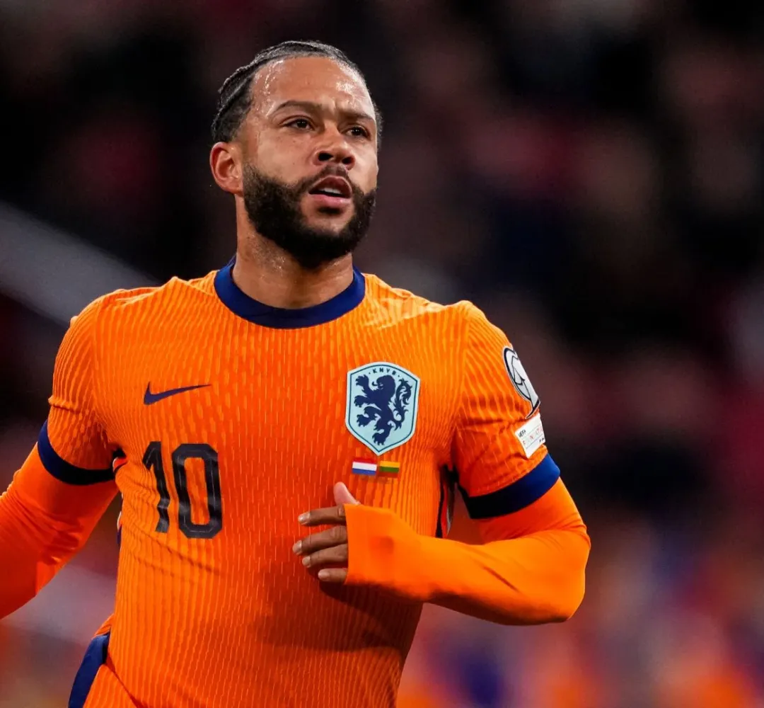 Depay vai para a Copa de 2026