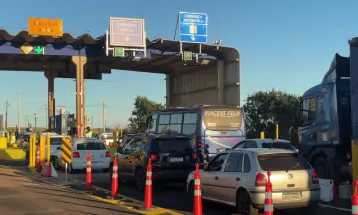 Primeiro dia de cobrança do pedágio em Corbélia é marcado por filas, buzinaço e revolta de motoristas