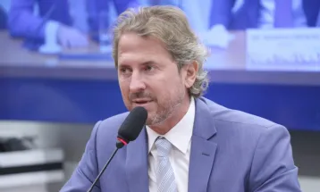 Comissão aprova projeto que incentiva trabalho voluntário e ações solidárias nas escolas