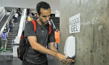 Projeto torna obrigatória oferta de álcool em gel em locais públicos