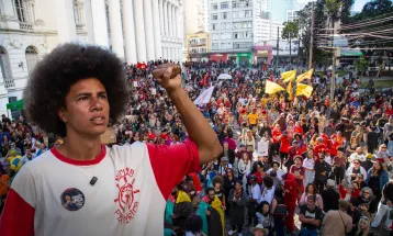 Ato em defesa de Renato Freitas reúne apoiadores em Curitiba