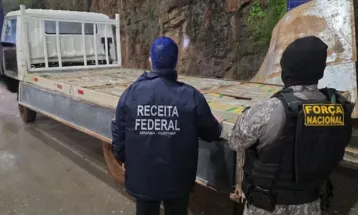 Tráfico usa caminhões pequenos para esconder drogas na fronteira com Paraguai
