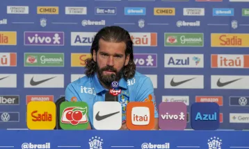 Alisson iguala marca histórica de Taffarel e Gilmar na estreia da Copa