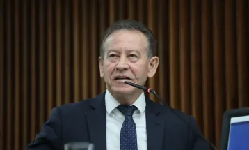 Professor Lemos acusa governo Ratinho de descumprir piso do magistério e denuncia perdas salariais de até 76%