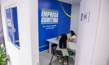 Sine no programa Base encaminha mais de 400 pessoas a empregos em Curitiba