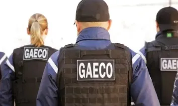 Operação Armeiro: Gaeco investiga policiais militares por tráfico de drogas e cumpre mandados no Paraná