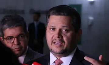 PEC que acaba com escala 6x1 deve permanecer parada no Senado nesta semana