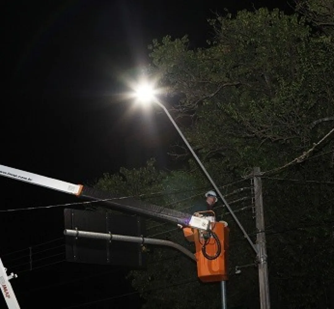 Força-tarefa para trocas de lâmpadas em Cascavel