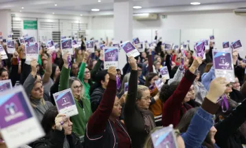 Professores de Cascavel promovem ato público nesta quinta em defesa da educação