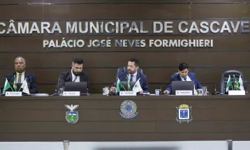 Licenças maternidade, paternidade e adoção podem passar a valer para estágio probatório em Cascavel