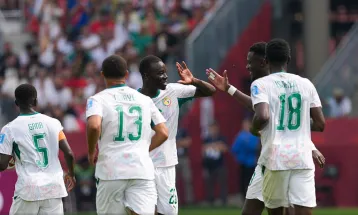 Com um a mais, Senegal goleia Iraque e seca rivais para avançar na Copa