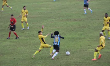 Mistão do Cascavel joga bem, mas é superado pelo Grêmio por 2 a 1