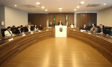 Sesa reduz fila de cirurgias eletivas em 44% e supera investimento mínimo em saúde no Paraná