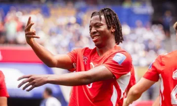 Com brilho de Johan Manzambi, Suíça derrota a Argélia e segue viva no Mundial