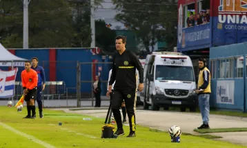 Cesar Bueno segue no comando do Cascavel; clube anuncia saídas no elenco