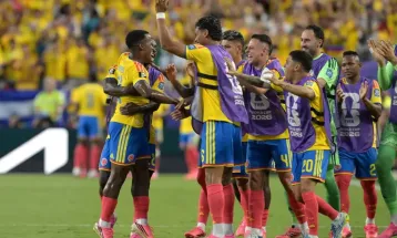 Colômbia vence Gana com gol de Arias e pega a Suíça nas oitavas da Copa