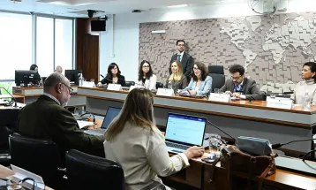 Violência contra jornalistas nas eleições de 2026 preocupa Congresso e entidades de imprensa
