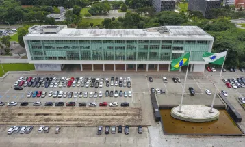 Empresa investigada pela PF por suspeita envolvendo Lulinha tem R$ 17,2 milhões em contratos com o Governo do Paraná
