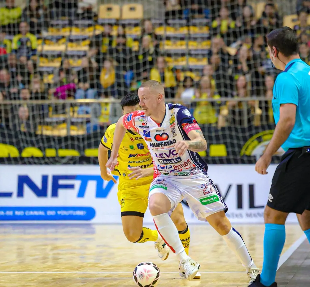 O Cascavel Futsal enfrentou o Jaraguá