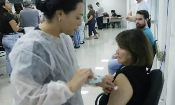 Paraná soma 13.782 internações por SRAG; vacinação contra gripe segue para toda a população