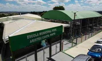 Vereador critica terceirizações e aponta falhas em obras e merenda escolar em Ponta Grossa