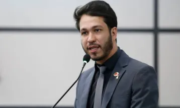 Denúncia contra Lemuel é arquivada por ampla maioria na Câmara de Maringá