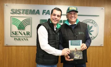 Sistema FAEP entrega propostas do agro a Ronaldo Caiado durante visita ao Paraná