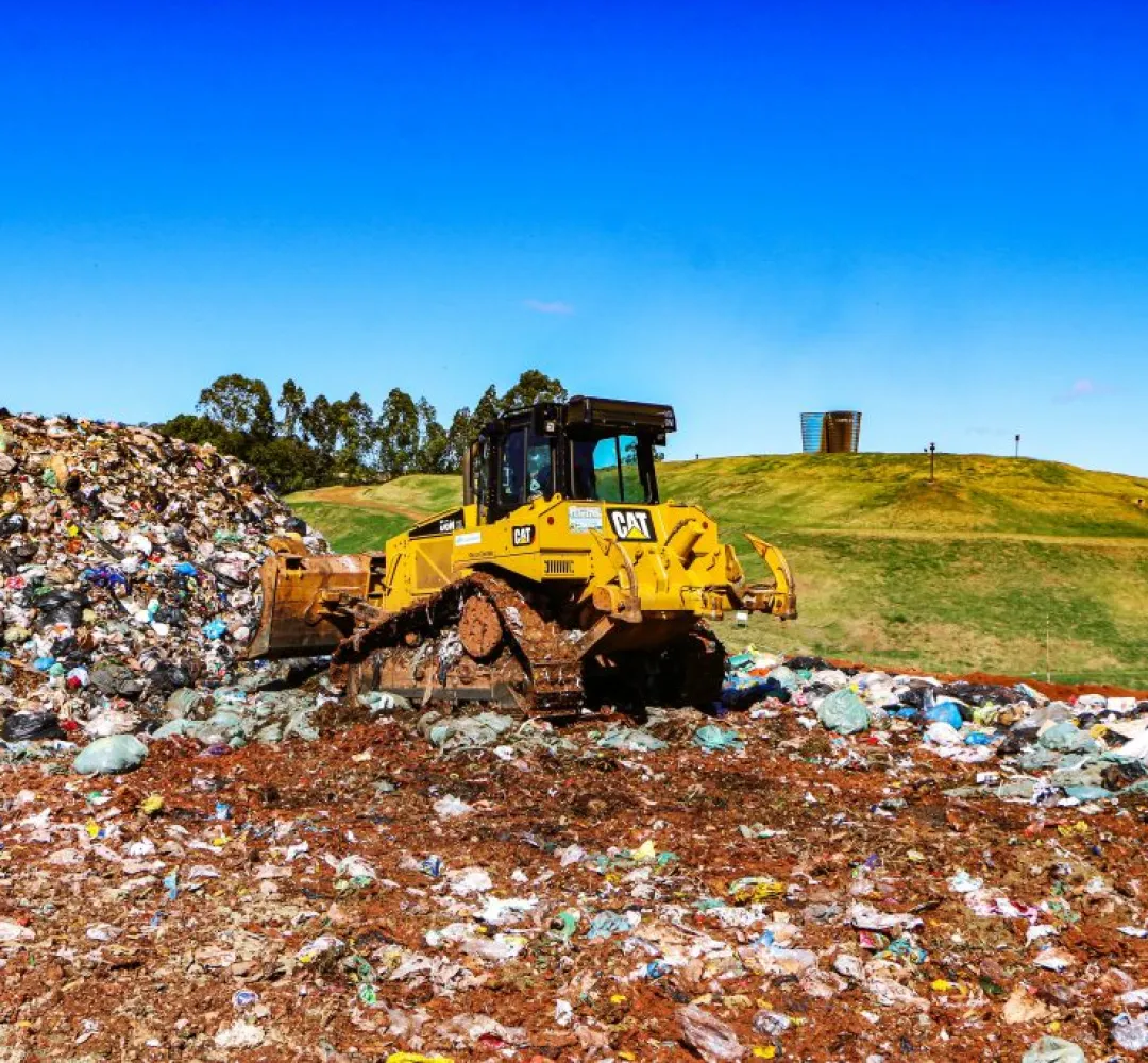 MP encerra aterro sanitários no PR
