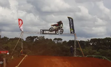 Campeonato Paranaense de Motocross reúne mais de 300 pilotos em Cascavel; veja a programação