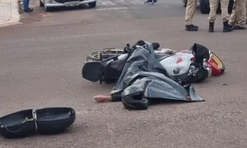 Homem é morto a tiros em ataque de motociclistas no bairro Esmeralda, em Cascavel