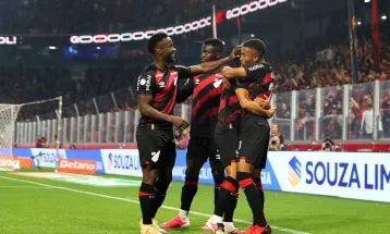 Athletico vence o Vitória por 2 a 0 e encaminha vaga nas quartas da Copa do Brasil